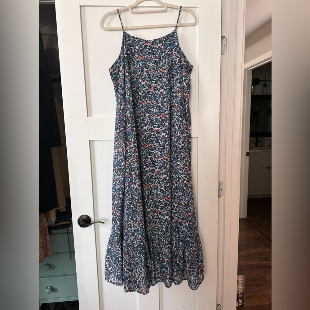 New with tags.   Lightweight beautiful Dress